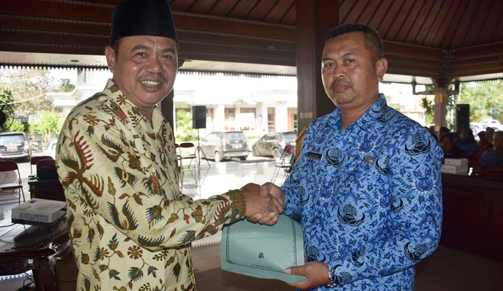 Wabup Pungkasiadi hadir dalam sosialisasi perizinan berusaha dalam rangka fasilitasi koordinasi pelaksanaan investasi.