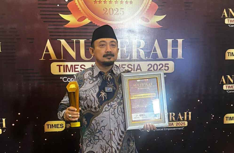 Advokat KRA Dwi Indrotito Cahyono mendapat penghargaan di acara ATI 2025.