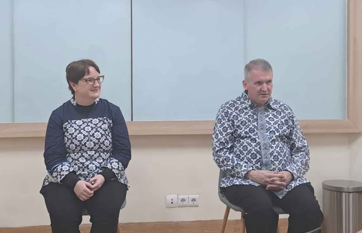 Head of School Sampoerna Academy Surabaya, John Murphy, dan Principal of Sampoerna Academy Pakuwon Indah, Adelina Holmes.
