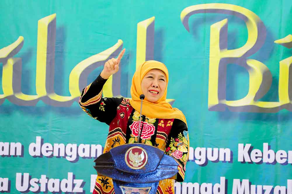 Gubernur Jatim, Khofifah Indar Parawansa, saat berikan sambutan di acara halal bihalal INI dan IPPAT. (Ist)