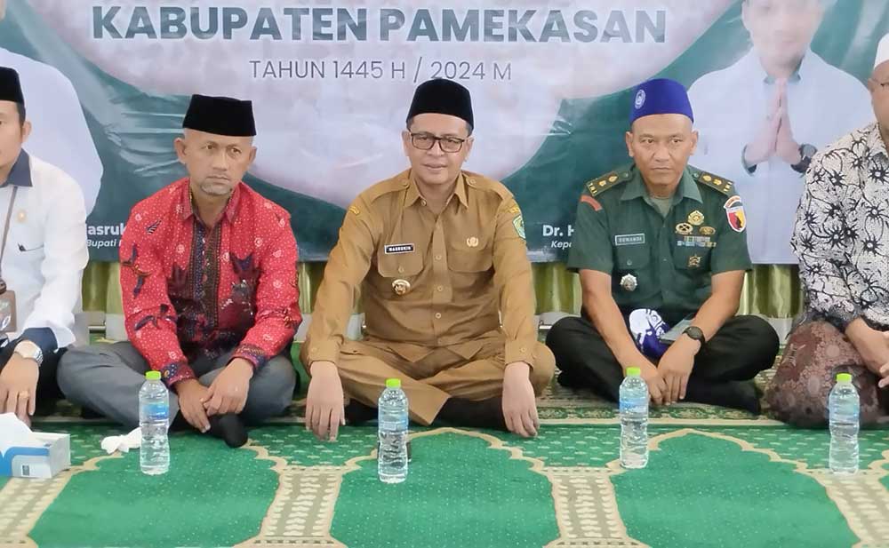 Pj Bupati Pamekasan Berangkatkan 1.300 Jemaah Haji: Ikuti Instruksi Pembimbing Haji