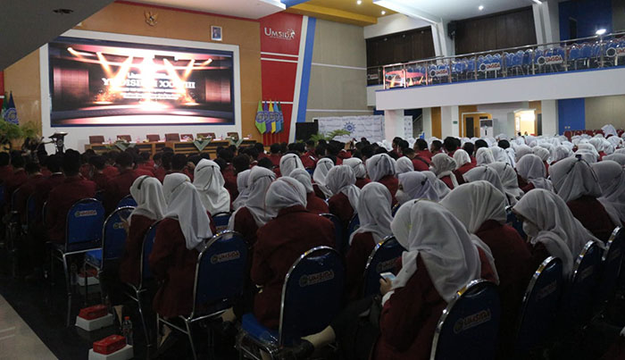 Suasana Yudisium XXXVIII Fakultas Bisnis, Hukum, dan Ilmu Sosial Universitas Muhammadiyah Sidoarjo.
