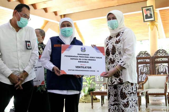 Gubernur Khofifah Bagikan Masker dan Ventilator, Kali ini Fokus di Sidoarjo, Pasuruan dan Mojokerto