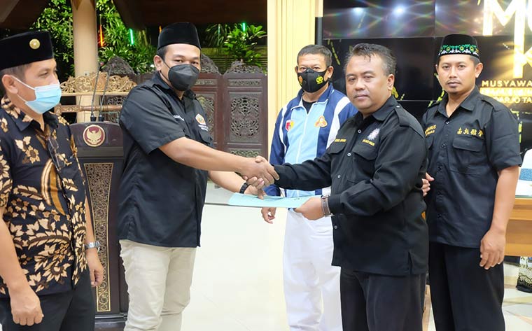 NAHKODA BARU: Yudhi Triawan (kiri) terpilih sebagai Ketua IPSI 2021-2025 saat Muskab, Minggu (11/4/2021) malam. foto: ist.