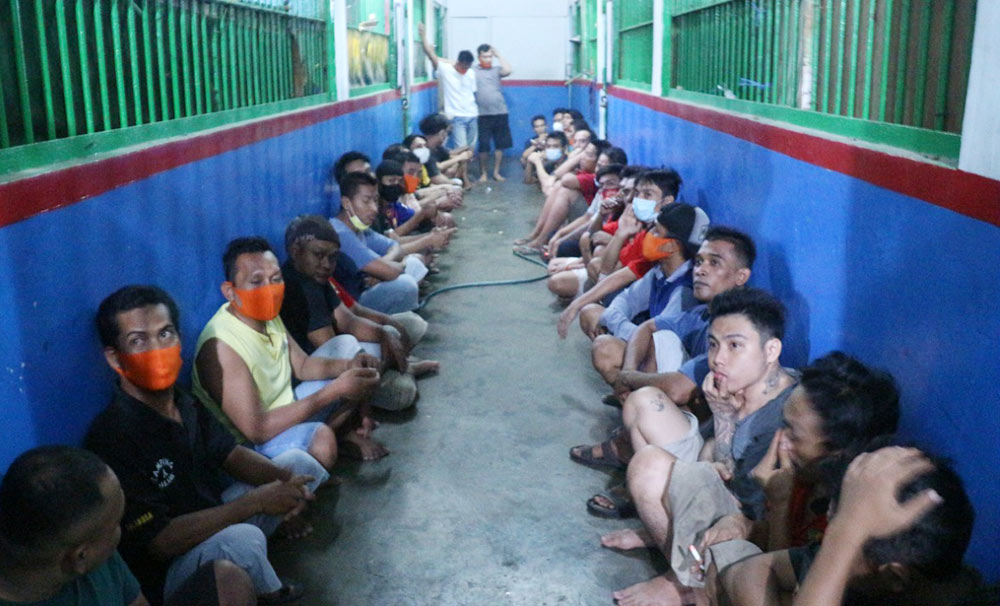Temukan Sajam Rakitan Hingga Gergaji, Operasi Gabungan Sisir Lapas I Surabaya