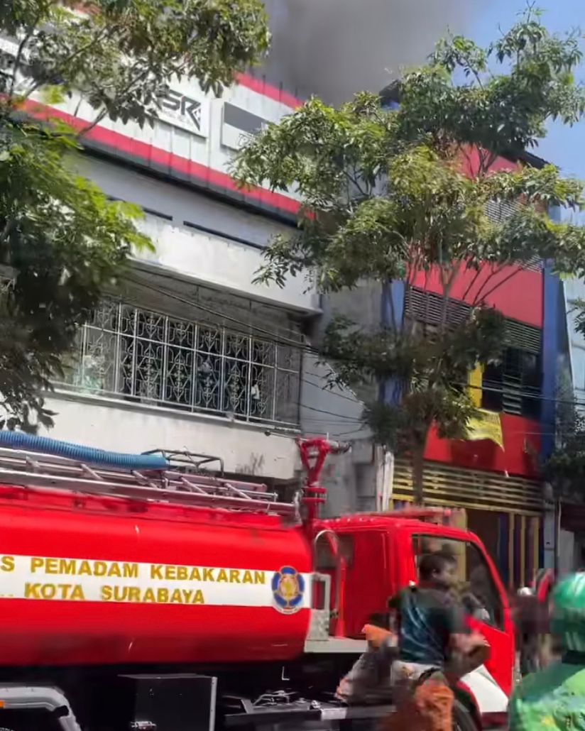 Rumah paling Tua di jalan Kertajaya yang dilalap si jago merah pada Minggu (28/7/2024) siang.