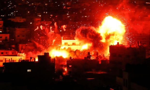 Ledakan di mana-mana. foto: guardian