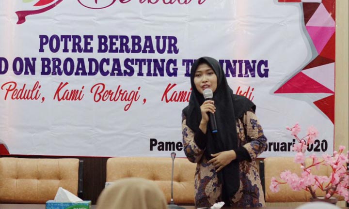 Nayla Baddrut Tamam saat membuka Sound on Broadcasting Training.