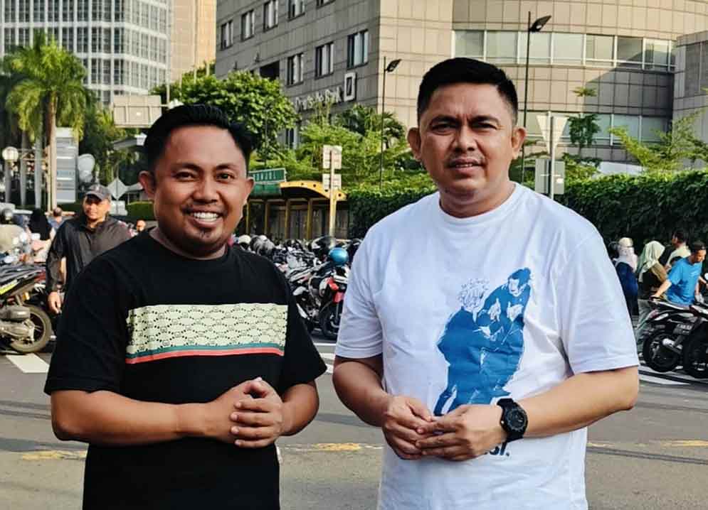 Owner Kampung Family, Rofii Mukhlis bersama Ketua Barikade Gus Dur, Muslim.