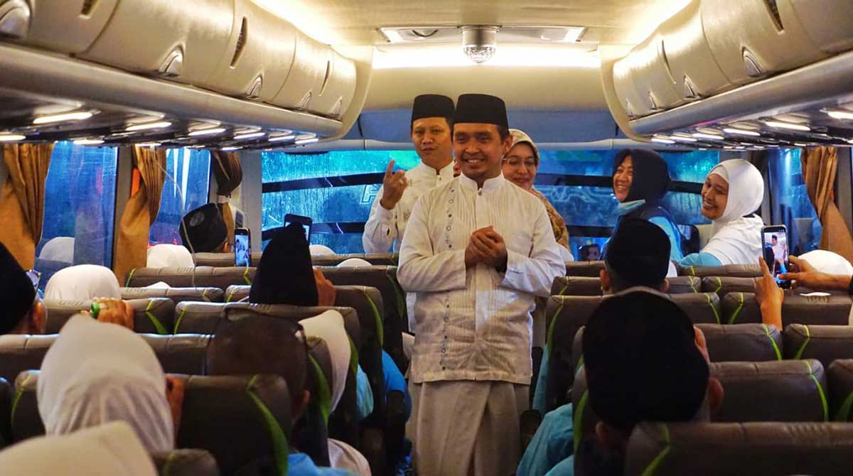 Wali Kota Pasuruan ketika melepas keberangkatan jamaah haji tahun ini.