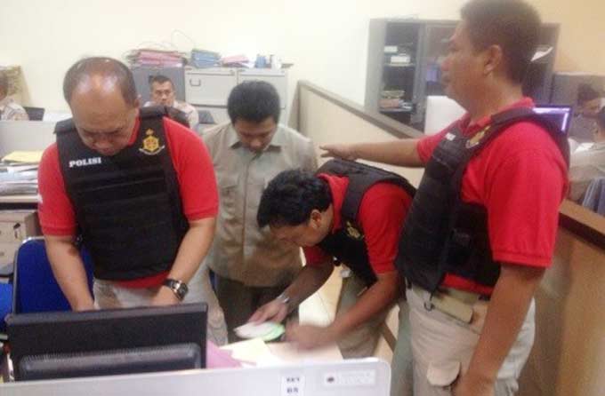 Tim Saber Pungli kembali menggeledah Kantor BPN, Senin (12/6).