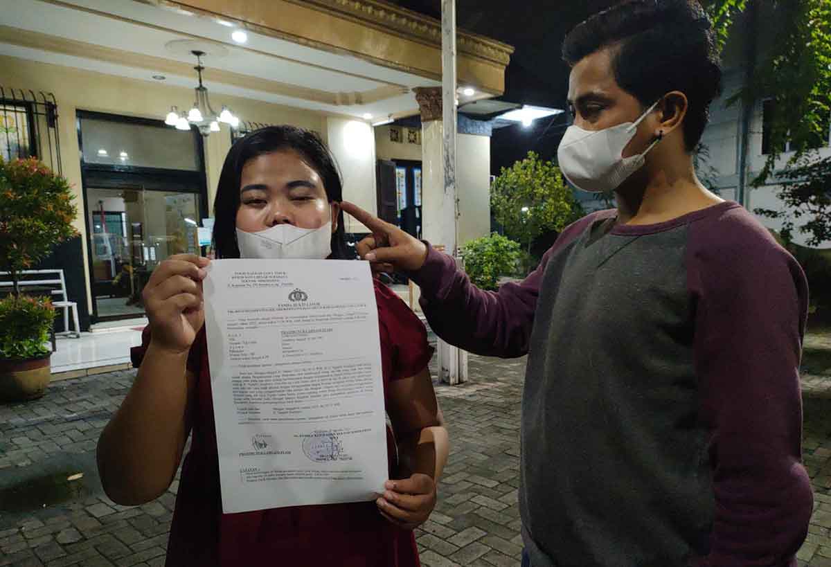 Korban pemukulan oleh gerombolan knalpot brong saat malam Tahun Baru 2023 di Surabaya.