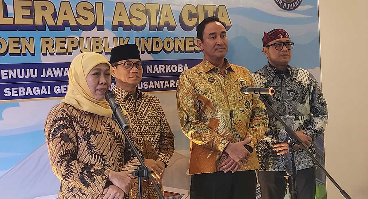 Gubernur Jawa Timur, Khofifah Indar Parawansa, saat memberi sambutan.