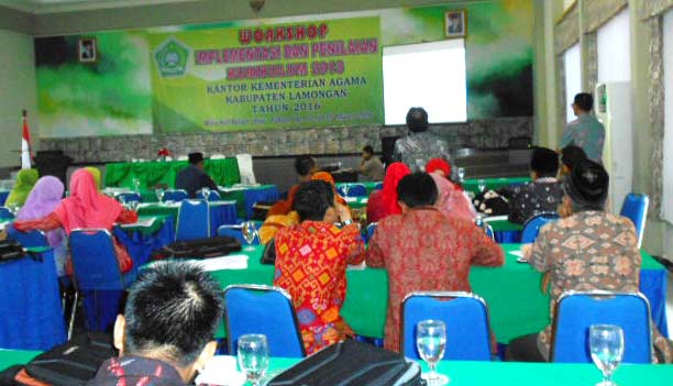 Suasana Workshop Implementasi dan Penilaian Kurikulum 2013 di Willis Hill Resort Jenu Tuban. foto: nurqomar/ BANGSAONLINE