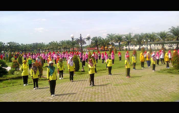 1000 guru PAUD se-Kabupaten Madiun mengadakan persiapan Gebyar PAUD di Alun-alun Mejayan.