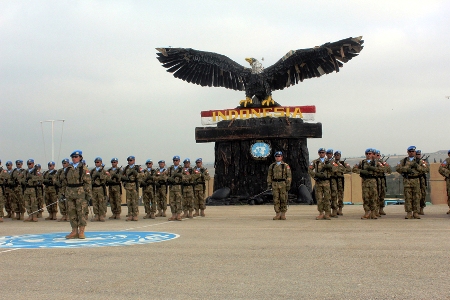 ?Jalannya upacara 17-an di Lebanon.foto:puspen Mabes TNI