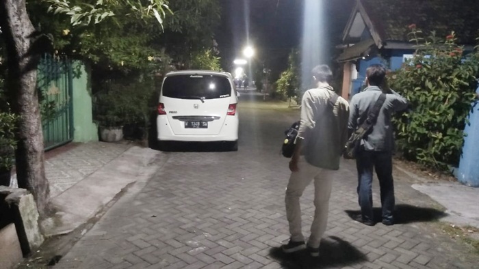 Lokasi penembakan terduga teroris sedang damankan para petugas.