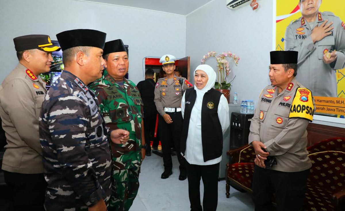 Tinjau Pospam Lebaran, Khofifah Pastikan Keamanan dan Kelancaran Lalu Lintas Selama Libur Lebaran