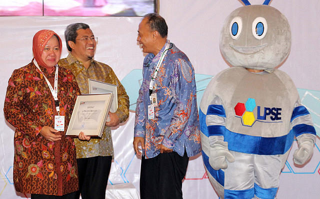 Tri Rismaharini. Foto: okezone.com