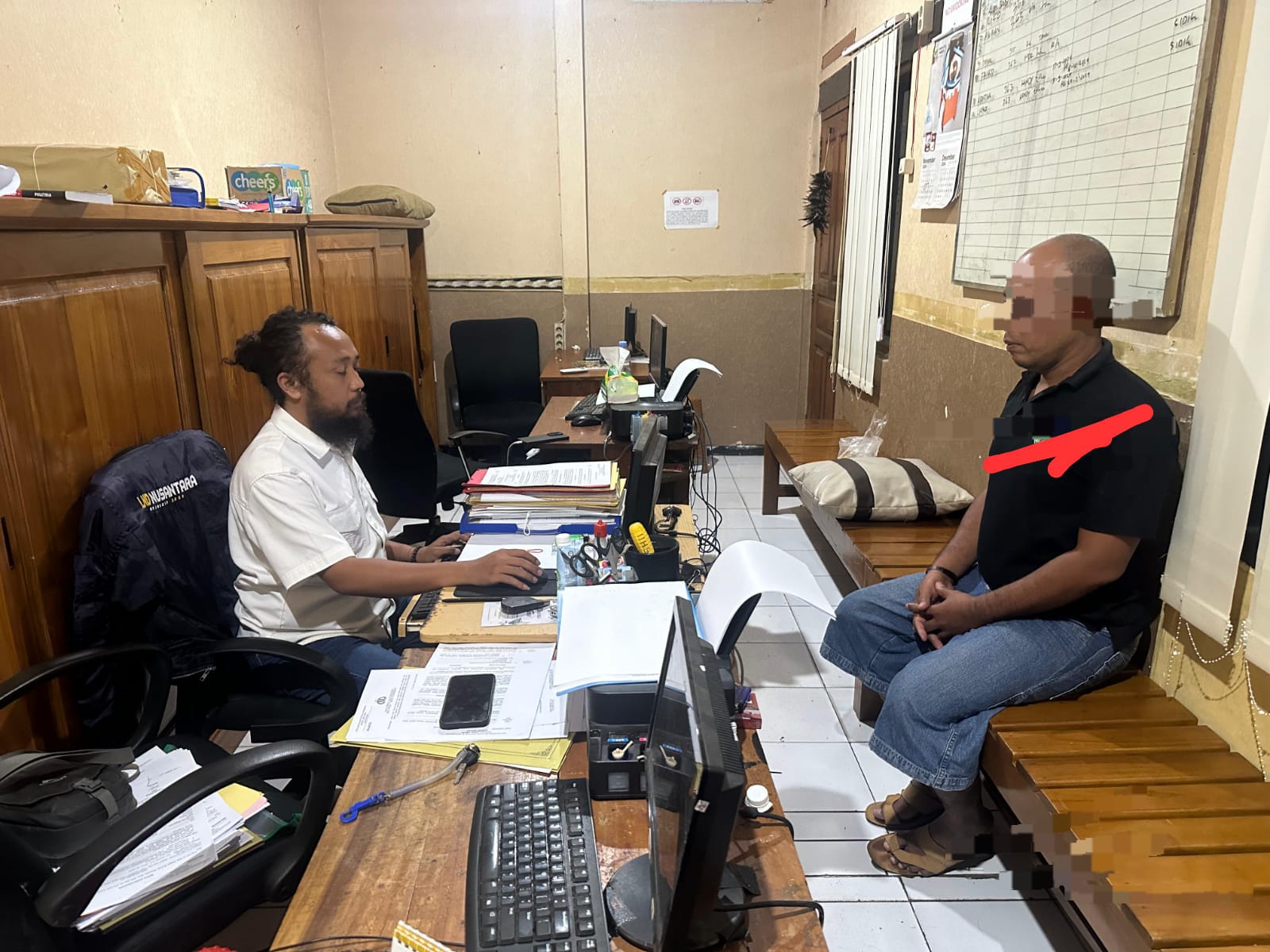 Pelaku saat menjalani pemeriksaan di Polres Ngawi