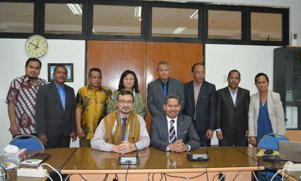 Delegasi Timor Leste yang berkunjung ke Unair. foto: yuli iksanti/BANGSAONLINE