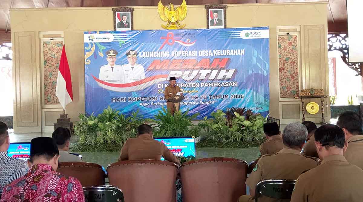 Bupati Pamekasan KH Kholilurrahman saat peresmian 189 koperasi merah putih.