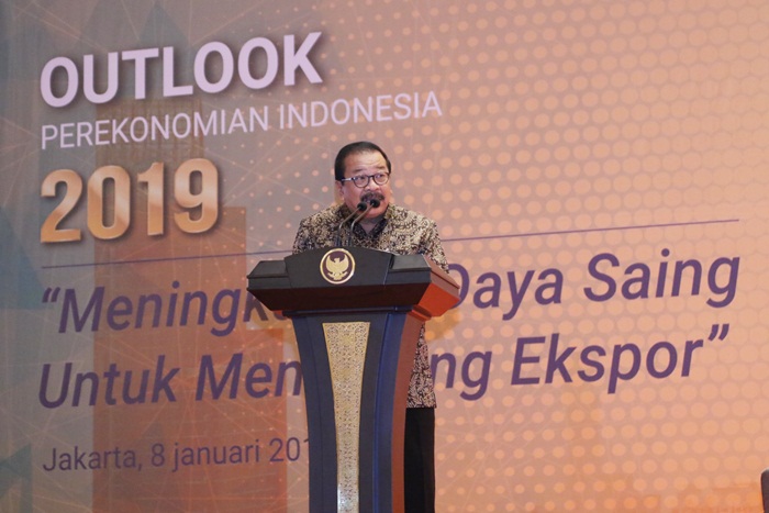 Gubernur Jatim Pakde Karwo menjadi Narasumber bersama dengan Menteri Keuangan dan Menko Perekonomian RI pada Outlook Perekonomian Indonesia 2019 di Ritz Carlton Hotel, Jakarta.