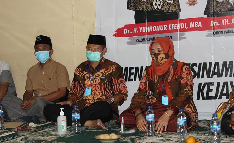 Tingkatkan Kesejahteraan Masyarakat, Cabup Yuhronur Efendi Janji Bangun Jalan Desa Berkualitas