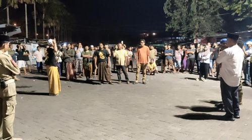 Aksi penolakan yang dilakukan oleh pedagang yang menempati kawasan eks PJKA Pamekasan