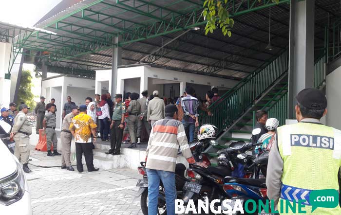 Pasar Baru Gresik, di Jalan Gubernur Suryo. foto: SYUHUD/ BANGSAONLINE