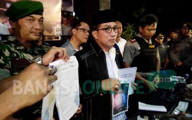 Kapolda Jawa Timur  Irjen Pol Machfud Arifin saat press realease di Mapolres Tuban. foto: SUWANDI/ BANGSAONLINE