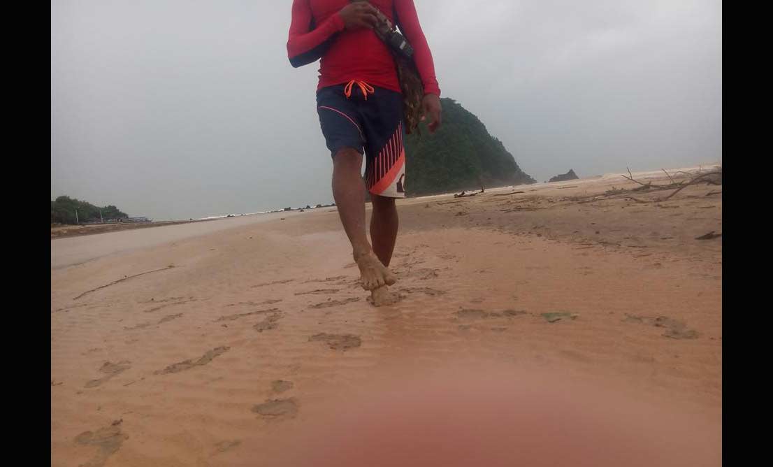 Banjir lumpur di sepanjang Pantai Merah Banyuwangi ikut membuat air sekitar pelabuhan ikan Dusun Pancer jadi keruh. (banyuwangikita)