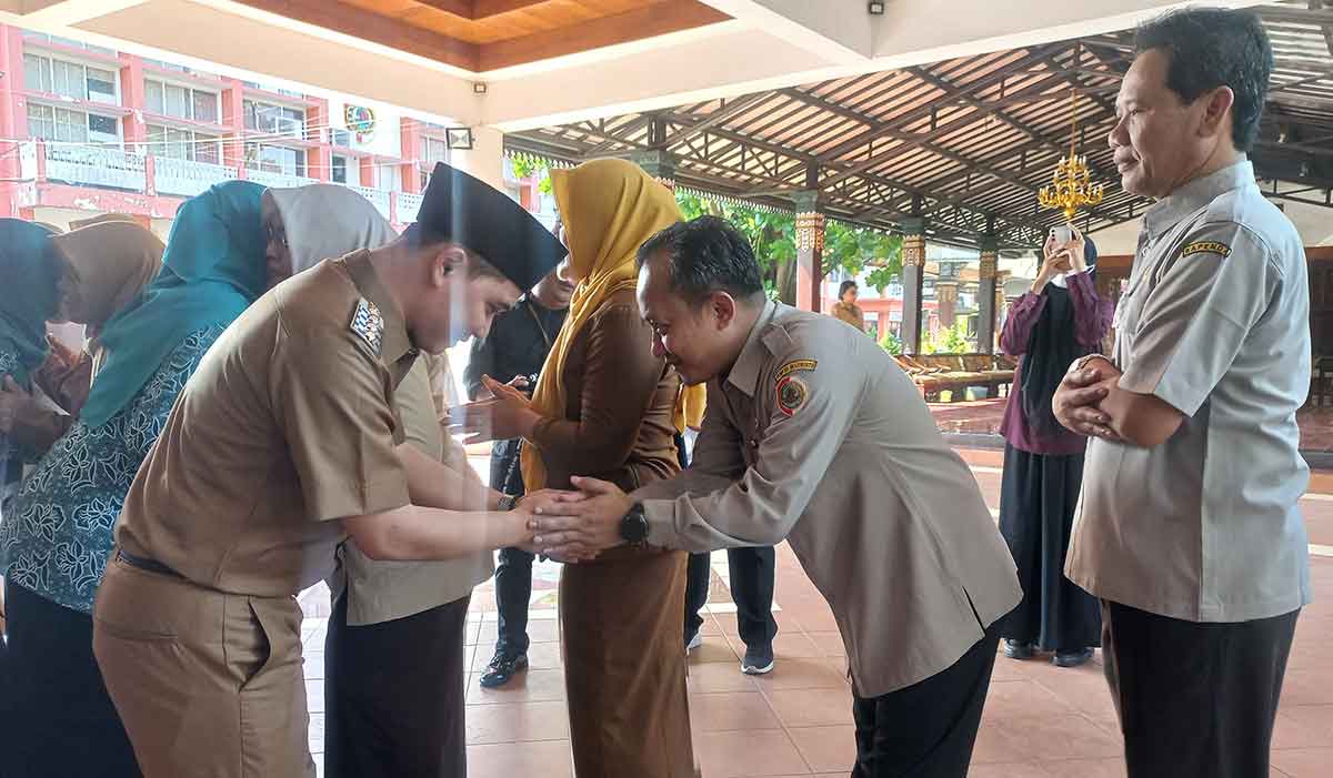 Bupati Mojokerto saat halalbihalal dengan para ASN.