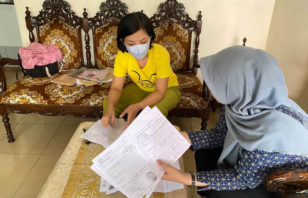 Penderita hemofilia saat dikunjungi petugas dari BPJS Kesehatan.