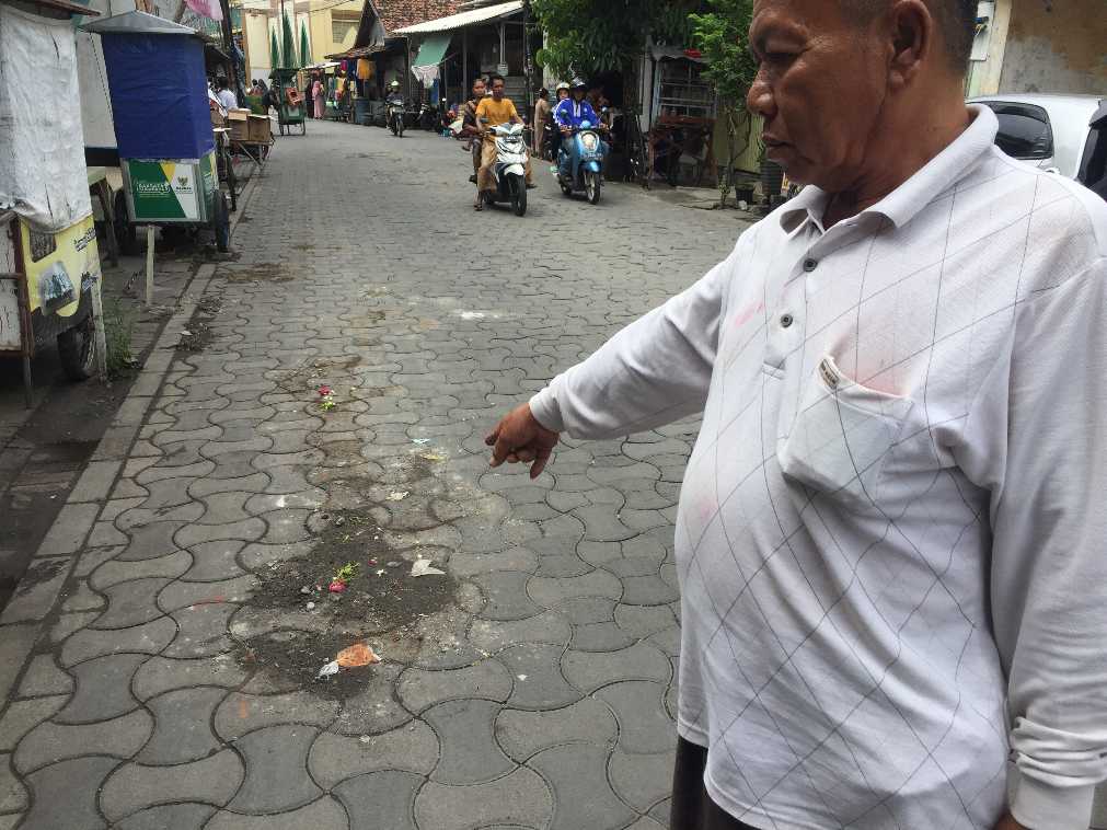 Lokasi pria ditemukan tewas di Jl. Wonokusumo Jaya. Foto: Rusmiyanto/BANGSAONLINE