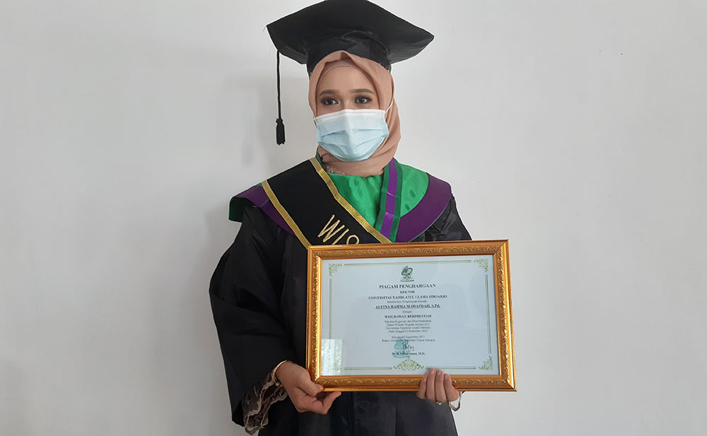 SELAMAT: Alfina Rahma Mawatdah, S.Pd., Wisudawan Berprestasi di Wisuda ke-4 Program Sarjana Unusida, Sabtu (4/9/2021). foto: ist.