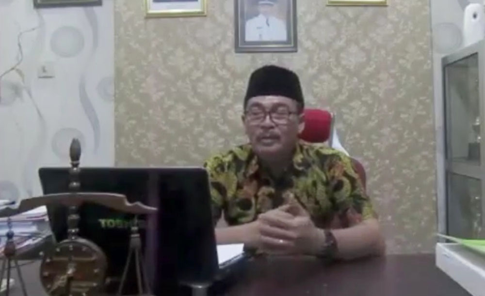Kepala Desa Temuguruh, Asmuni.