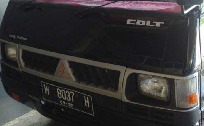 Mobil Pick Up Mitsubishi L300 nopol W 8037 H, milik Bambang Edi Santoso sebelum hilang
