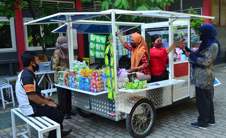 Mobilist UMKM karya Siswa SMK Model PGRI Mejayan Madiun yang siap dipasarkan.