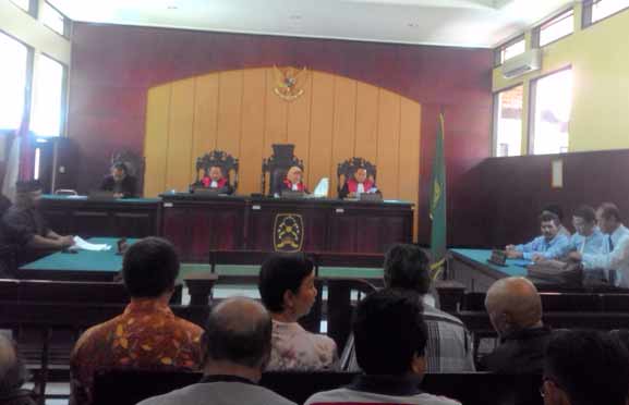 Suasana sidang di Pengadilan Negeri kabupaten Kediri. foto: dendi martoni/BANGSAONLINE