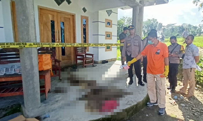 Tempat kejadian perkara (TKP) di rumah korban dugaan bunuh diri tampak masih diberi garis polisi.