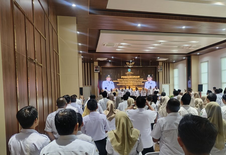 Pengukuhan Tim percepatan Perekonomian Daerah Tahun 2025-2029 di lingkungan kantor Pemkab Pasuruan
