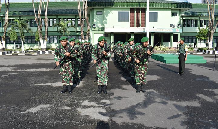 Prajurit Korem 084/Bhaskara Jaya saat melaksanakan PBB.