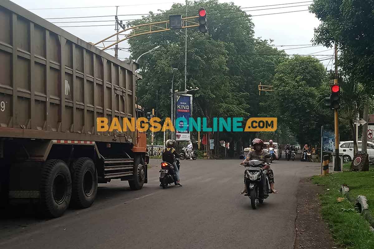 Keadaan lalu lintas di Kota Probolinggo. Foto: SUGIANTO/BANGSAONLINE