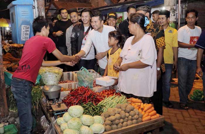 Blusukan ke Pasar, Emil Dardak Komitmen Benahi Ekonomi Jatim