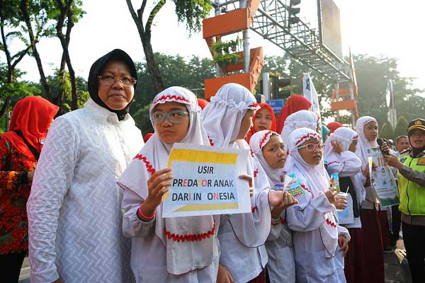Wali Kota saat kampanye perlindungan pada anak-anak.