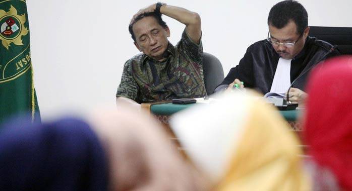 Tampak Fuad Amin saat sidang Tipikor.

