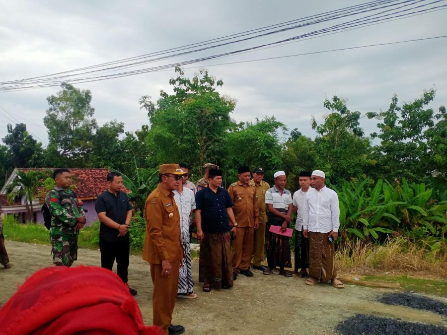 Bupati Pamekasan saat melaksanakan peninjauan di Pasanggar 