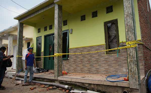 Rumah korban yang juga jadi sasaran penjarahan. foto: rony suhartomo/ BANGSAONLINE