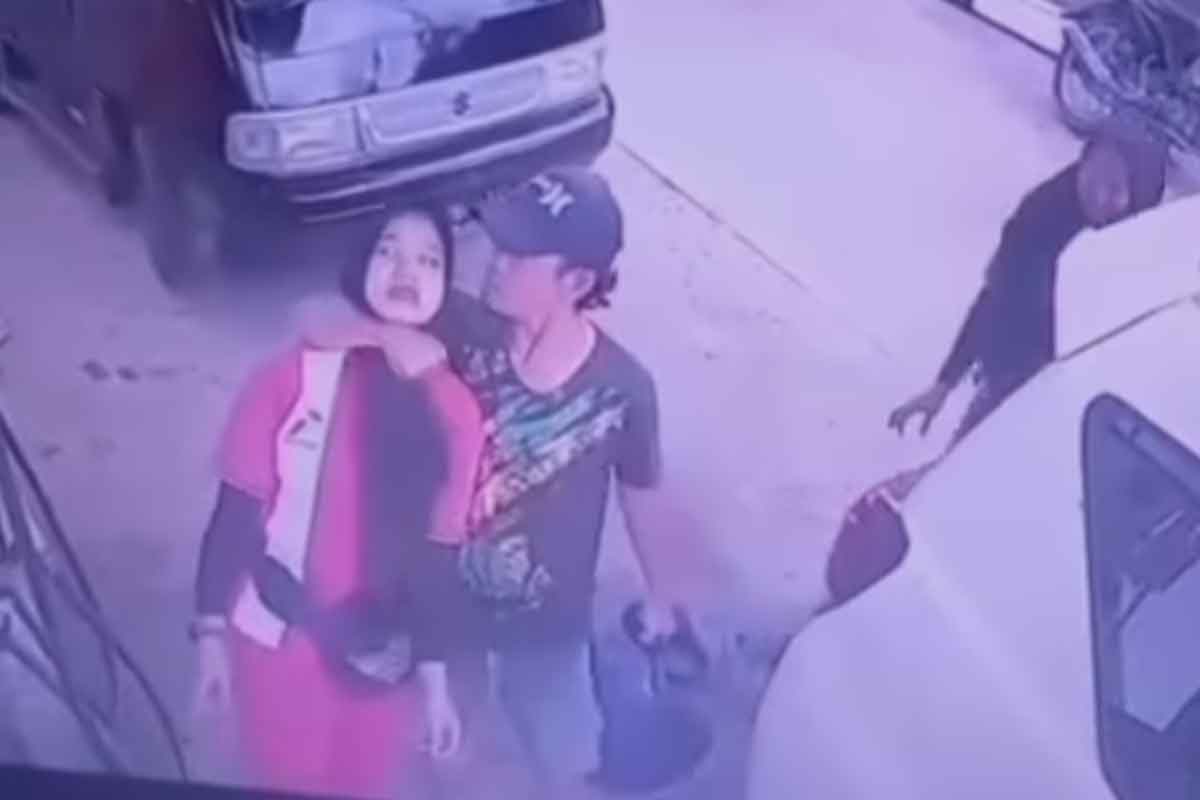 Tangkapan layar penganiayaan pegawai SPBU di Cianjur, Jawa Barat.